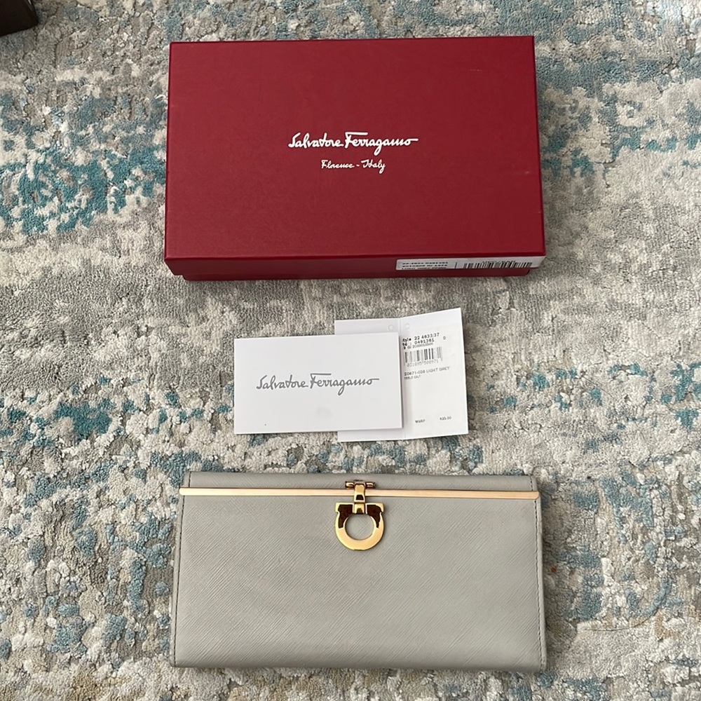 Used Authentic Salvatore Ferragamo Wallet in Light Grey Pebble Calf